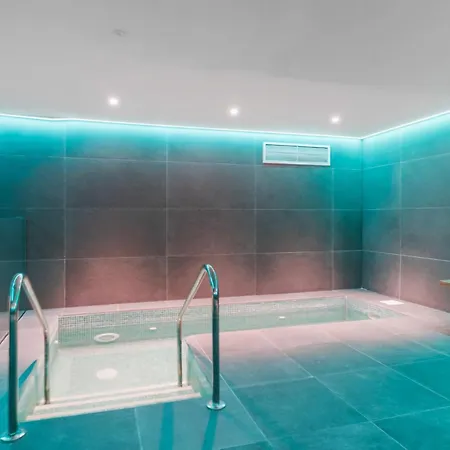 Vivi Homes - Jade Beautiful With Spa, Pool And Cinema 200 Meters From The