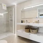 Vivi Homes - Jade Beautiful With Spa, Pool And Cinema 200 Meters From The Apartmán *