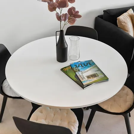 Διαμέρισμα Vivi Homes - Jade Beautiful With Spa, Pool And Cinema 200 Meters From The