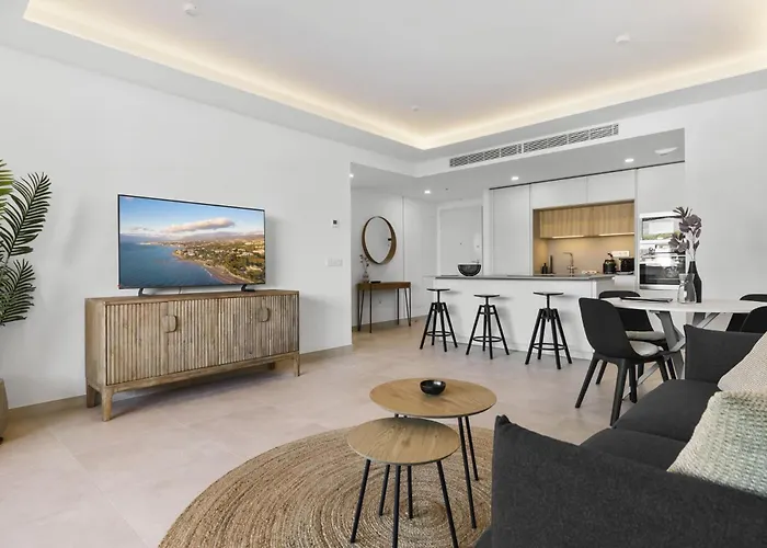 Vivi Homes - Jade Beautiful With Spa, Pool And Cinema 200 Meters From The Fuengirola