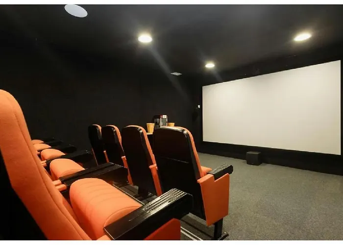 Vivi Homes - Jade Beautiful With Spa, Pool And Cinema 200 Meters From The Fuengirola